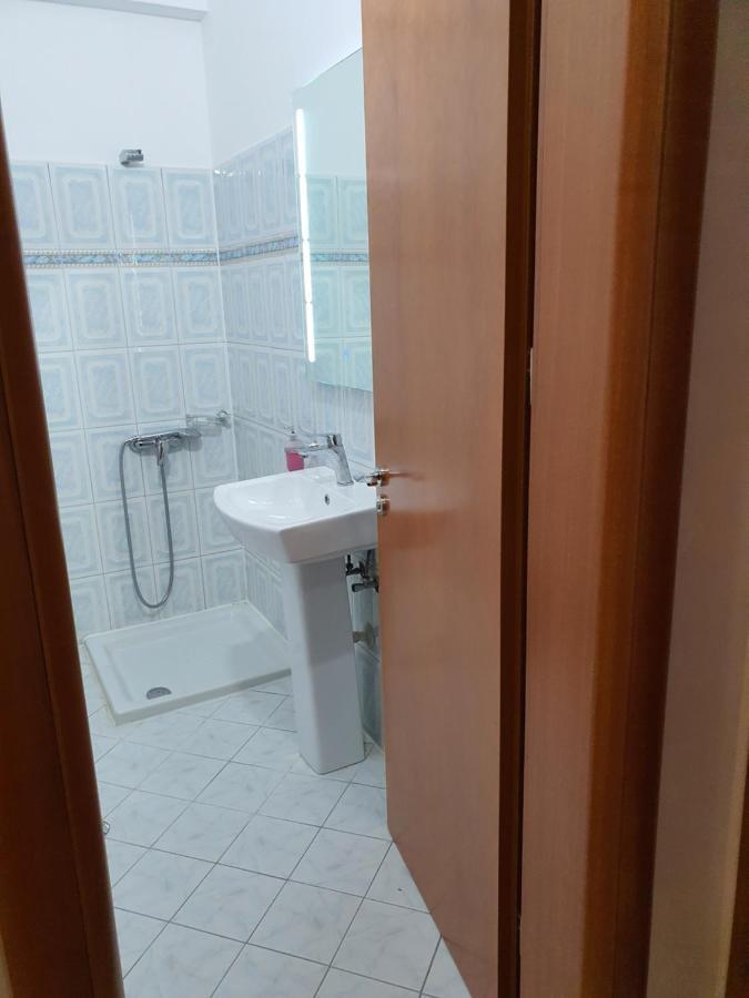 Hotel Kompleksi Gjoni
