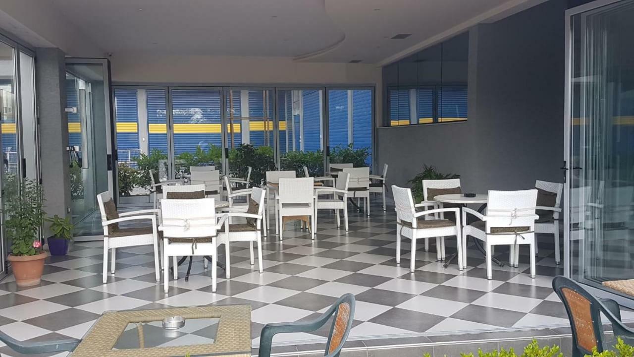Hotell Kompleksi Gjoni 3*